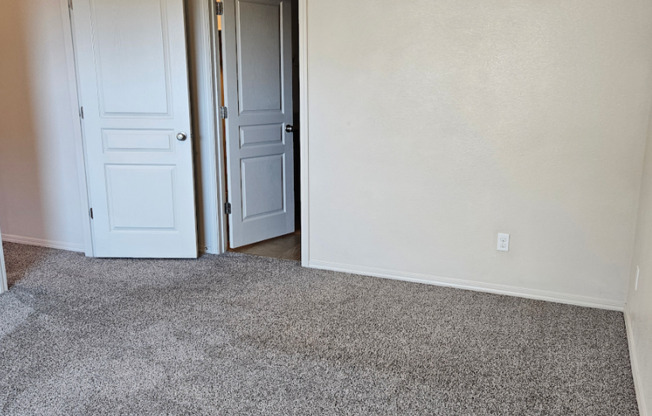 1/2 off First Full Month! 3bed/2.5 bath home near Ten Mile Crossing-2 Car Garage-All Appliances Included