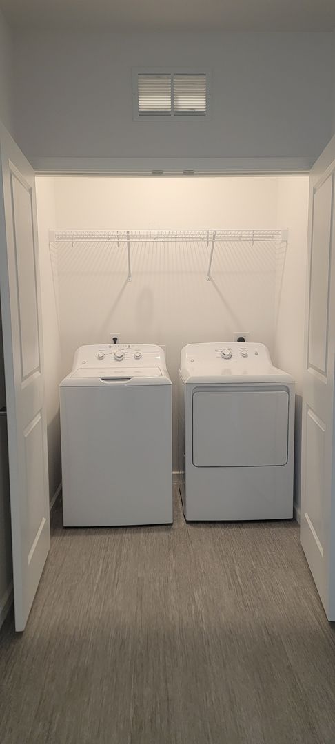 1 bed, 1 bath, 738 sqft, $1,175, Unit 534