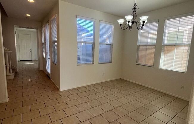 Beautiful 4 Bedroom Home!