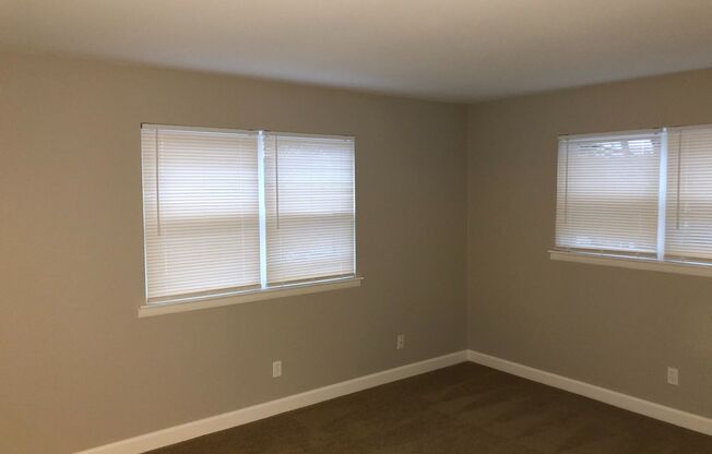 1 bed, 1 bath, 775 sqft, $1,300, Unit 1605E