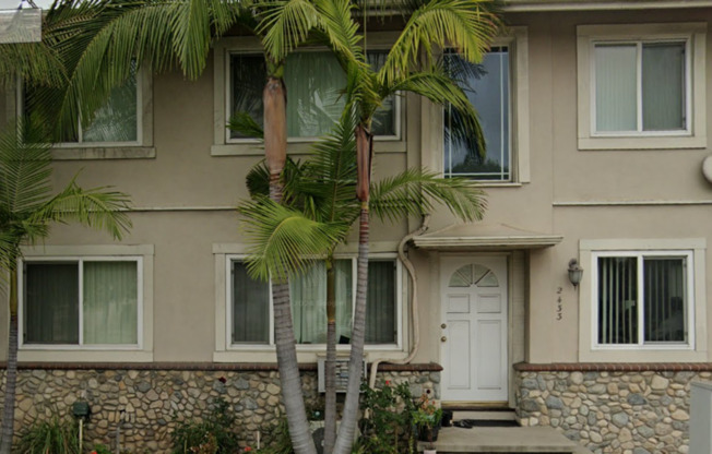 2433-2435 S. Baldwin Ave.