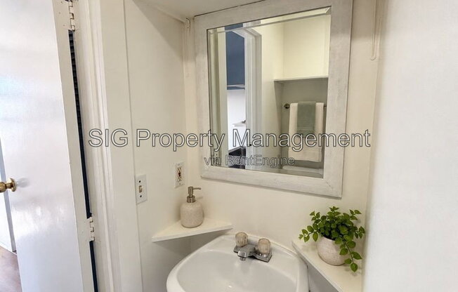 1 bed, 1 bath, $1,795, Unit C