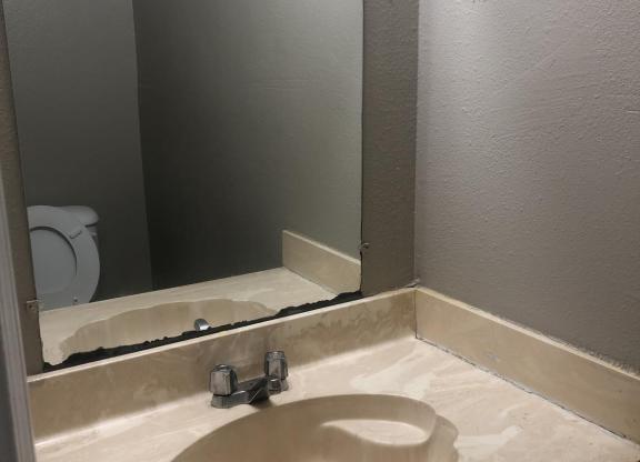 2 beds, 2 baths, 970 sqft, $850