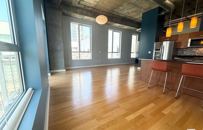 1 bed, 1 bath, 820 sqft, $2,950, Unit 731