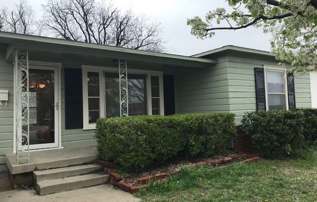 3 beds, 1 bath, $1,195