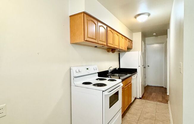 1 bed, 1 bath, 600 sqft, $1,700, Unit 10