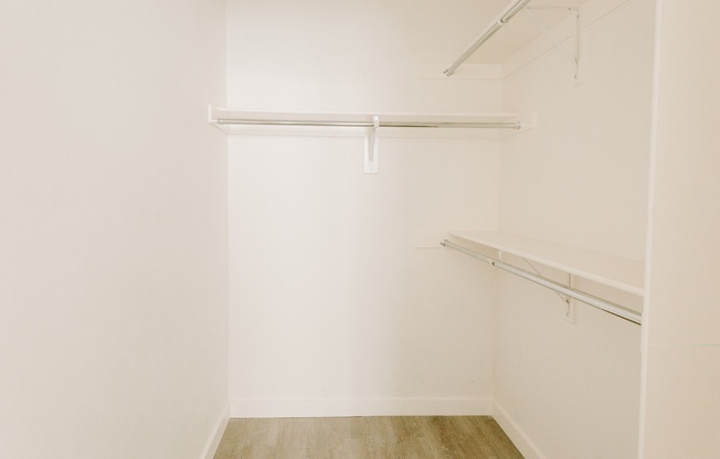 Luxury 1 Bed in Echo Park  with spacious closets