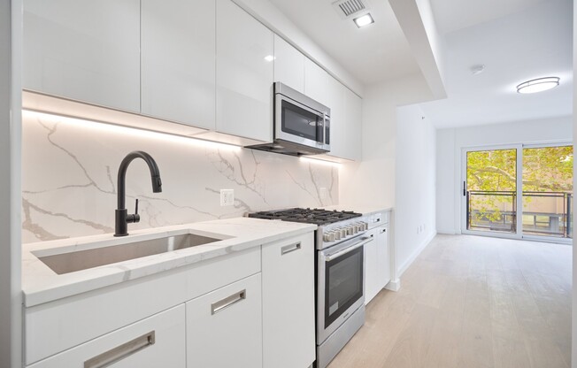 428 E 9 ST