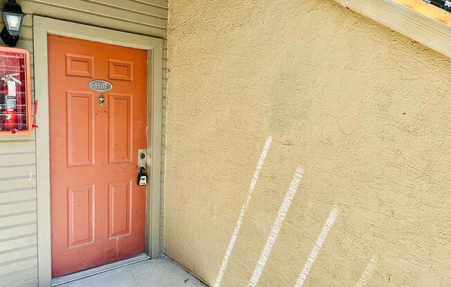 ✨ Charming 1/1 Condo in Resort-Style Community with Pool & Gym