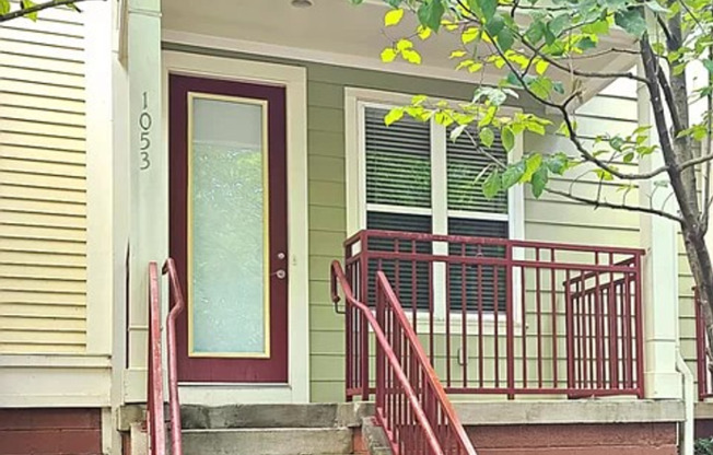 Hot 2 bed 2.5 bath townhome  in Uptown Charlotte!