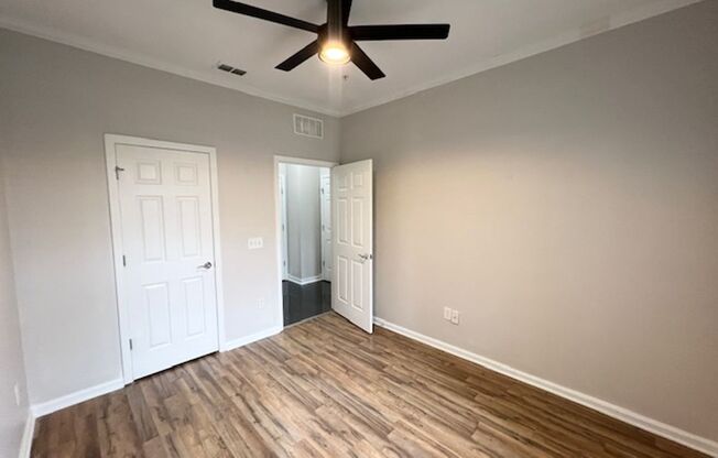 3 beds, 2 baths, $2,000, Unit # 2110