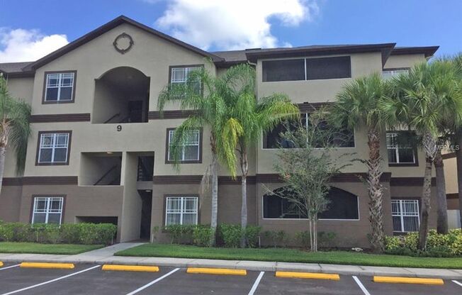 Luxury and Spacious, 1st floor condo with Water/sewer and trash included!