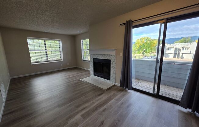 Amazing 1 Bed 1 Bath Condo With Stunning Mountain Views!!