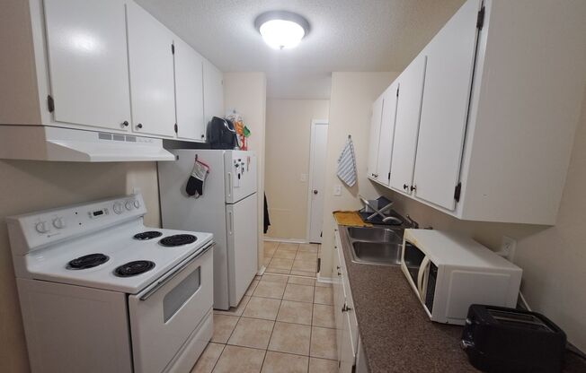1 bed, 1 bath, 550 sqft, $1,100, Unit 303