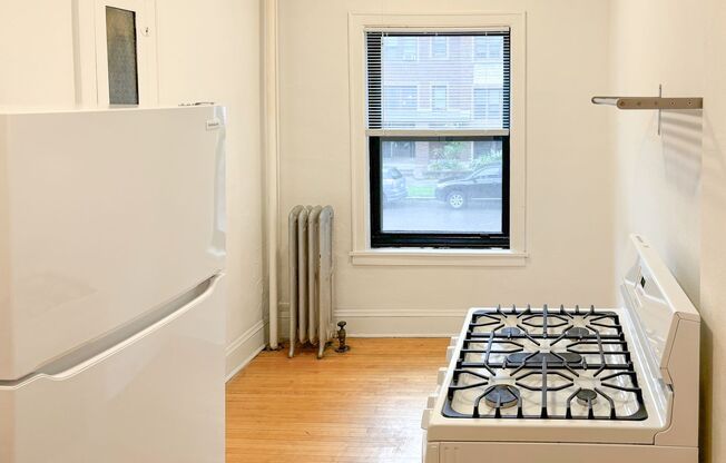 Studio, 1 bath, 400 sqft, $995, Unit 136204