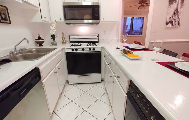 2 beds, 2 baths, 910 sqft, $2,795, Unit 304