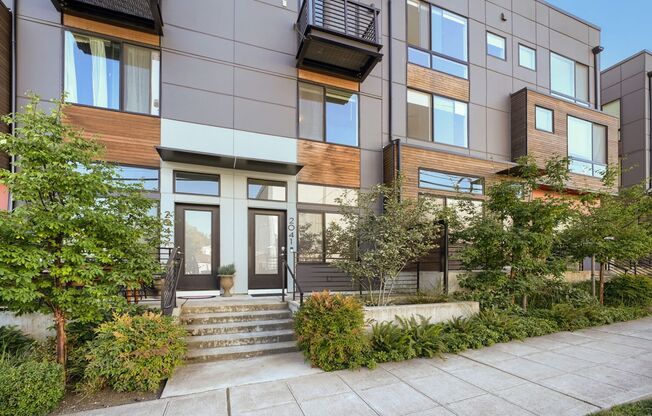 Stunning 2bed/2bath Townhome in Convenient Seattle Location!