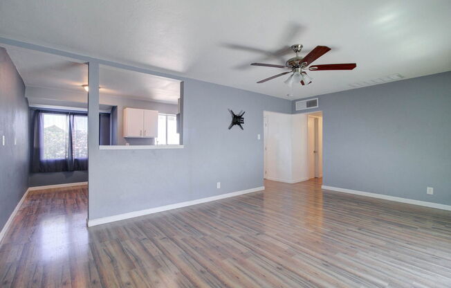 5657 N 39 AVE