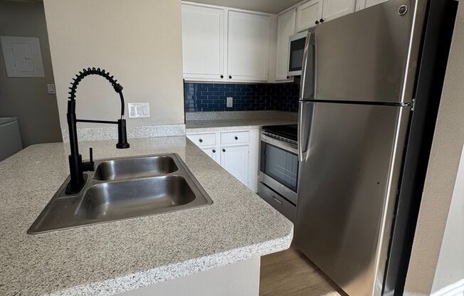 1 bed, 1 bath, 800 sqft, $1,575, Unit 7324-208