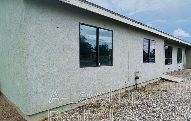 219 W PENNSYLVANIA DR