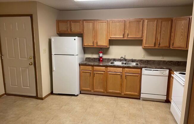 4 beds, 2 baths, $1,410, Unit Apt. #201