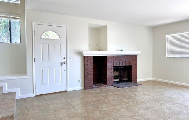 3 Bed / 2.5 Bath Glendora Condo