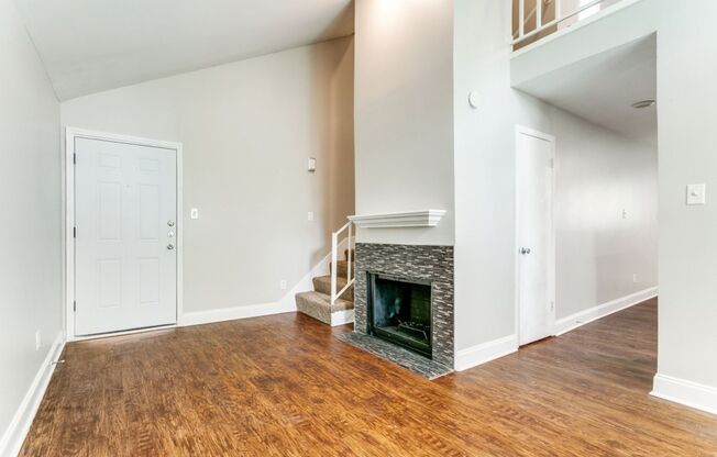 4023 N Hall St. #206