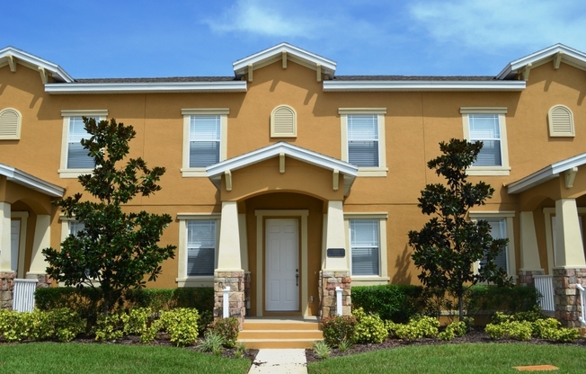 3/2.5 Townhouse with 2-Car Garage in Turtle Creek