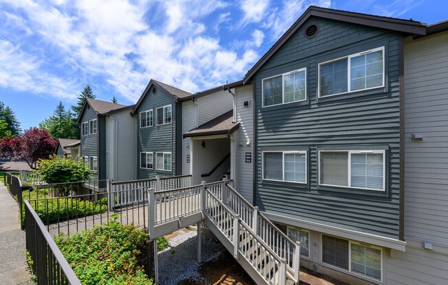 2 beds, 1 bath, 915 sqft, $1,645, Unit 912