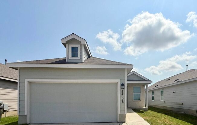 Comfort, Convenience & Accessibility! Beautiful 3-Bedroom 2-Bath Singe Storey Home Near Randolph & Ft. Sam!