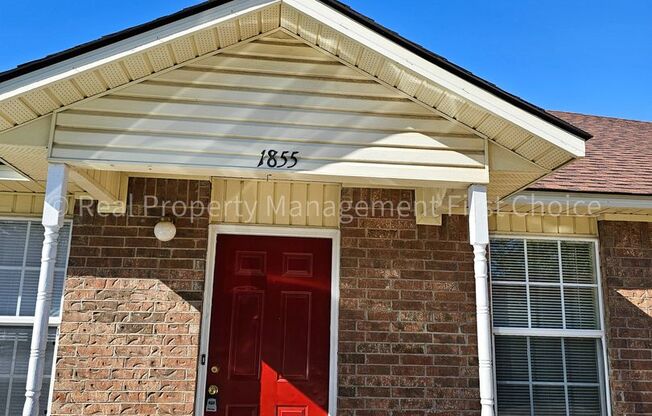 Nice 3 Bedroom/2 Bathroom Duplex off Jenny Lind Rd