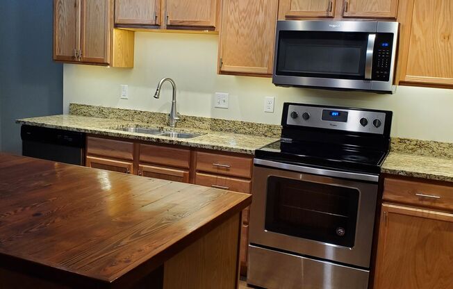 3 beds, 2 baths, 1,349 sqft, $1,996, Unit 106E