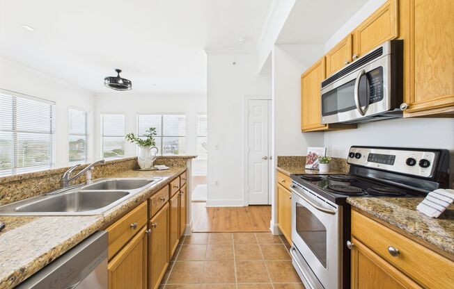 MOVE IN SPECIAL!  *********$500 OFF THE FIRST MONTHS RENT TO QUALIFIED APPLICANT**********