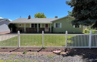 3 Bedroom 2 Bath Home in Lincoln Park area