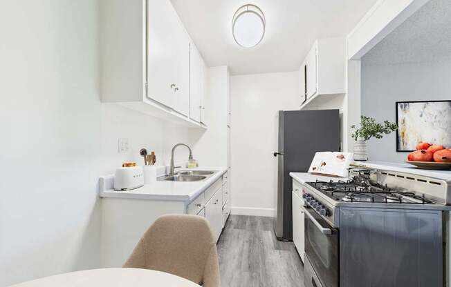 Roscoe Terrace Apartment Homes