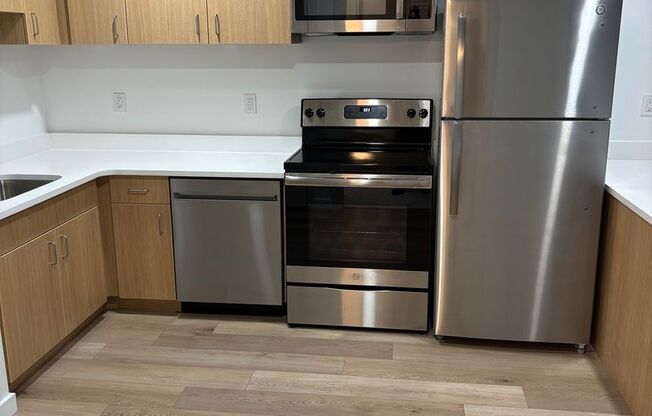 Studio, 1 bath, 580 sqft, $1,395, Unit 107