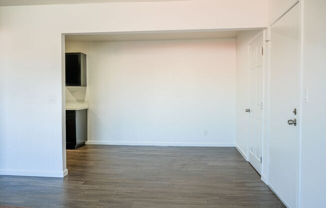 1 bed, 1 bath, 650 sqft, $1,775, Unit A10