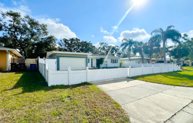 1501 CARLOS AVE
