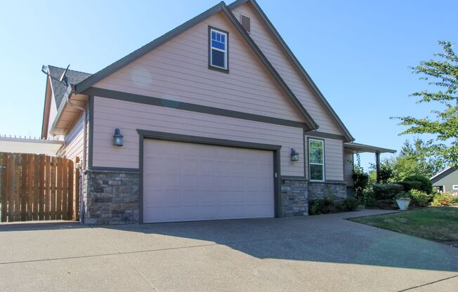 West Salem Single Level Home with Fenced Backyard ~ Kurt 3091