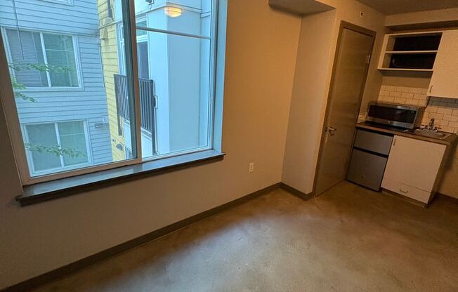 Studio, 1 bath, 163 sqft, $815, Unit 502