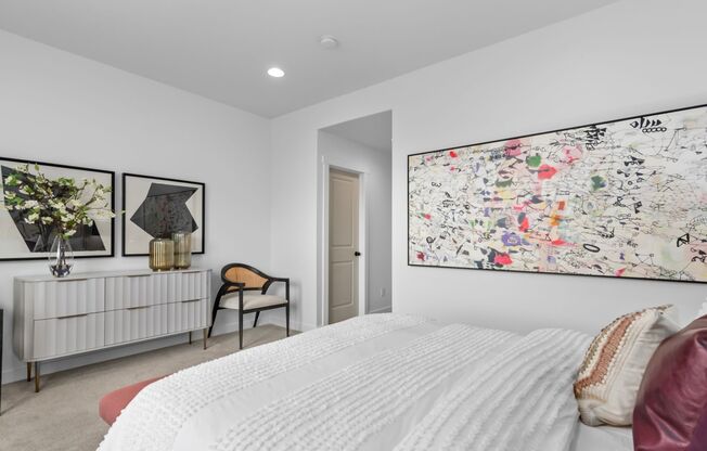 4-bed, 3.5-bath Townhome Available early July