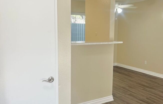 2 beds, 1 bath, 896 sqft, $1,895, Unit 101