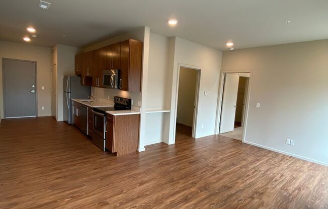 1 bed, 1 bath, 718 sqft, $1,200, Unit 155