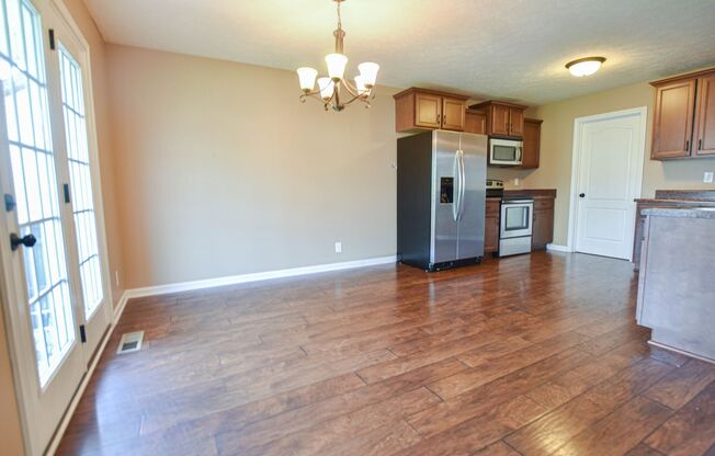 Three Bedroom in Fox Crossing!