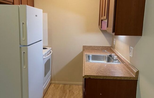 Park East Apartments (B)- Divergent Capital Management, LLC