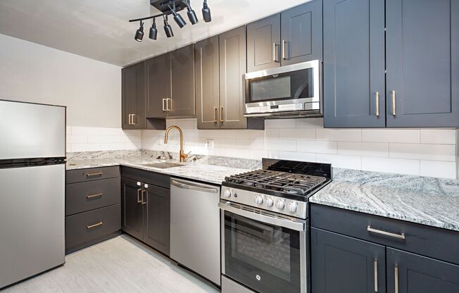 Studio, 1 bath, 395 sqft, $795, Unit 015