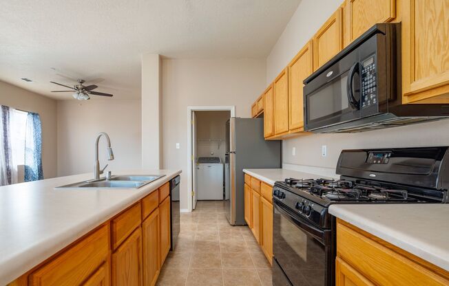 Sweet 2 Bedroom Condo Available Now!