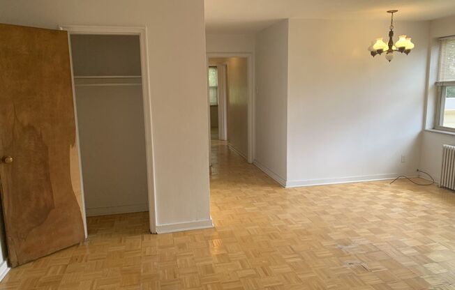 2 beds, 1 bath, $1,710, Unit 317B