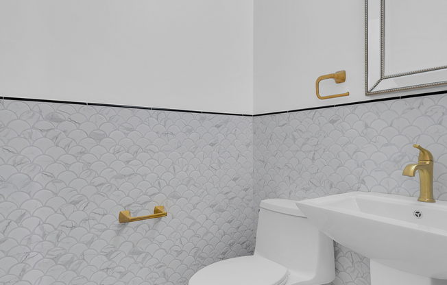 2 beds, 2.5 baths, 1,372 sqft, $14,000, Unit 20K