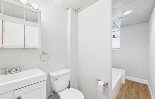 2 beds, 1 bath, $1,475, Unit 101